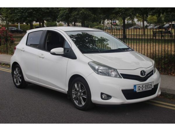 Toyota Yaris Hatchback, Petrol, 2012, White