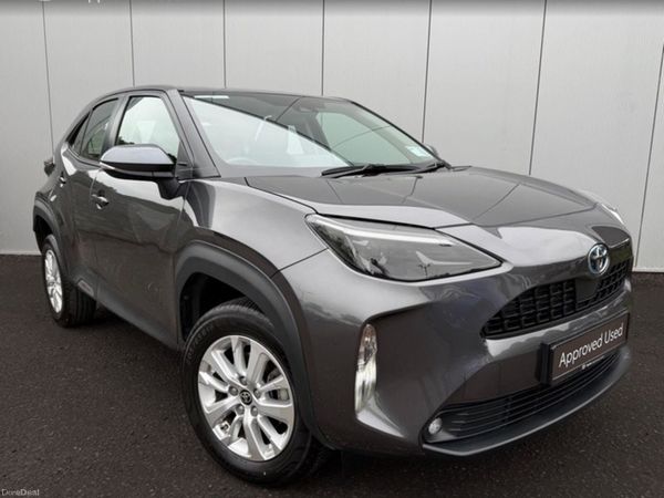 Toyota Yaris Cross Hatchback, Petrol Hybrid, 2023, Grey