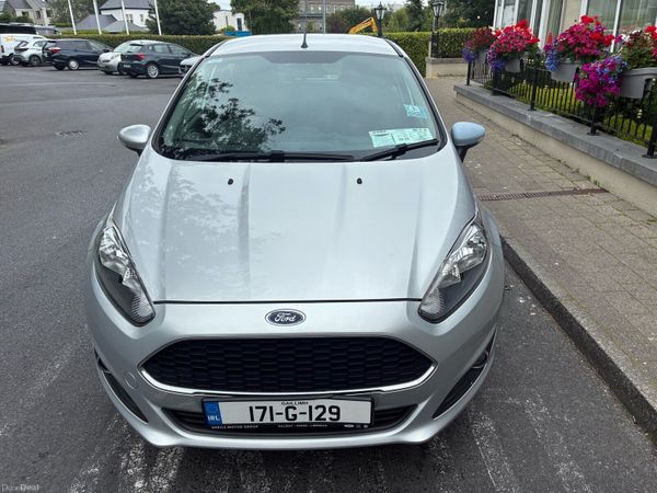 Ford Fiesta Hatchback, Petrol, 2017, Grey
