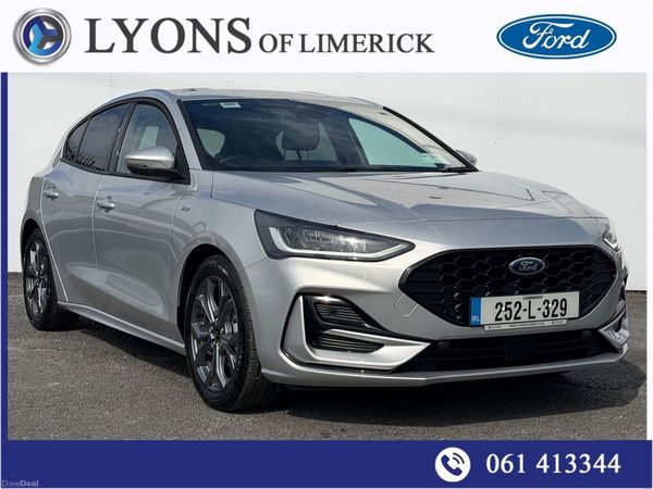 Ford Focus Hatchback, Petrol Hybrid, 2025, Grey