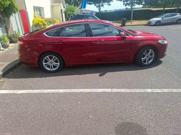 Ford Mondeo Hatchback, Diesel, 2017, Red