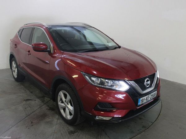 Nissan Qashqai MPV, Diesel, 2019, Red