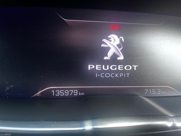Peugeot 5008 MPV, Diesel, 2021, Grey