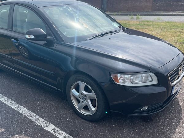 Volvo S40 Saloon, Diesel, 2012, Black