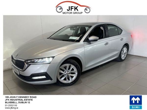 Skoda Octavia Hatchback, Diesel, 2023, Grey