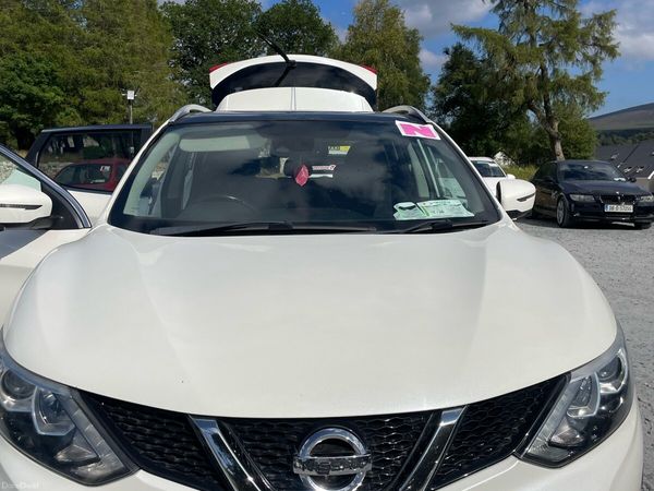 Nissan Qashqai Hatchback, Petrol, 2015, White