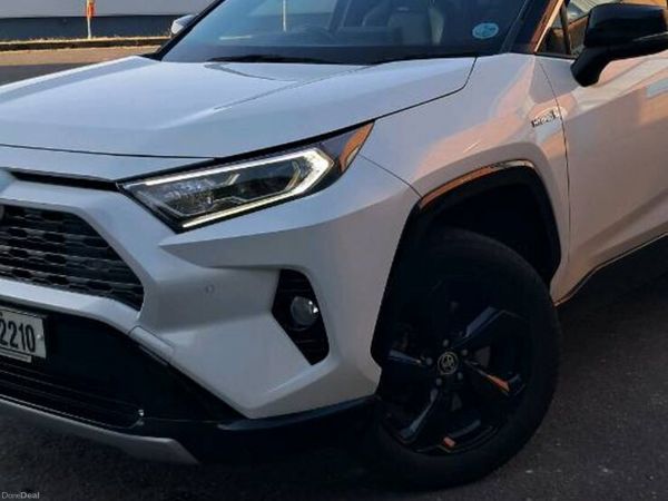Toyota RAV4 SUV, Petrol Hybrid, 2021, White