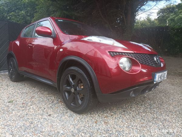 Nissan Juke SUV, Petrol, 2011, Red
