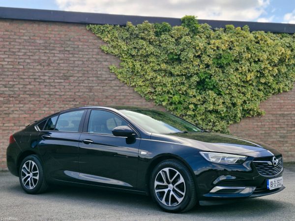 Opel Insignia Hatchback, Diesel, 2018, Black