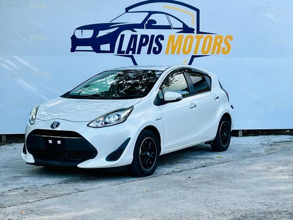 Toyota Aqua Hatchback, Petrol Hybrid, 2018, White