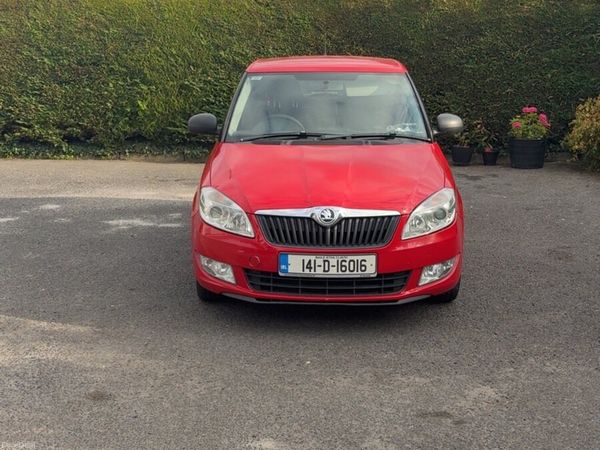 Skoda Fabia Hatchback, Petrol, 2014, Red