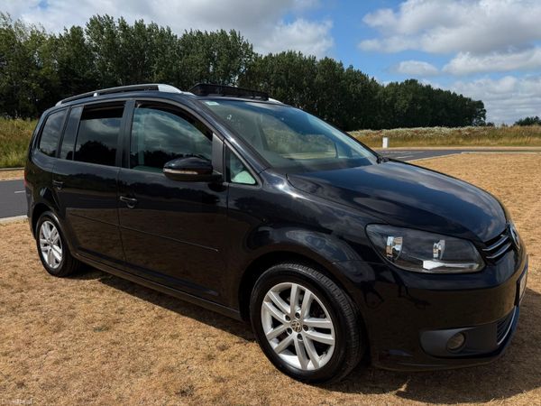 Volkswagen Touran MPV, Diesel, 2015, Black