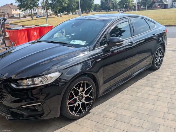 Ford Mondeo Hatchback, Diesel, 2021, Black
