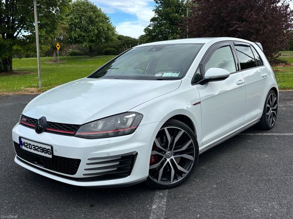Volkswagen Golf Hatchback, Petrol, 2014, White