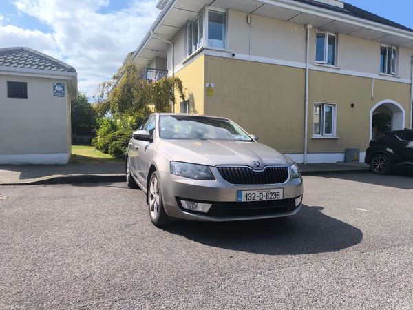 Skoda Octavia Saloon, Diesel, 2013, Beige