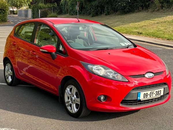 Ford Fiesta Hatchback, Petrol, 2009, Red