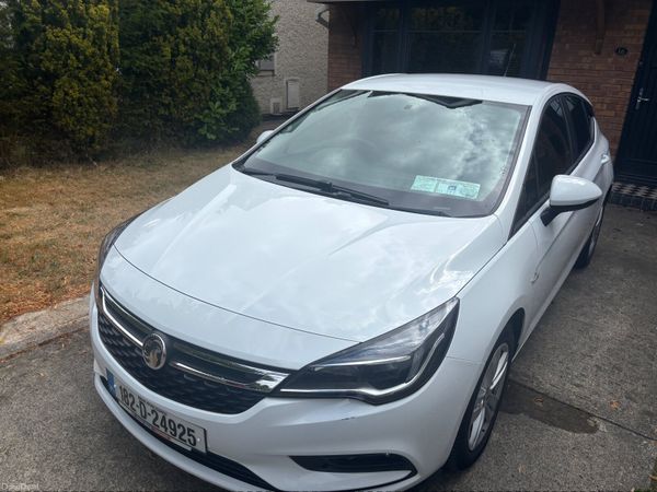 Vauxhall Astra Hatchback, Diesel, 2018, White