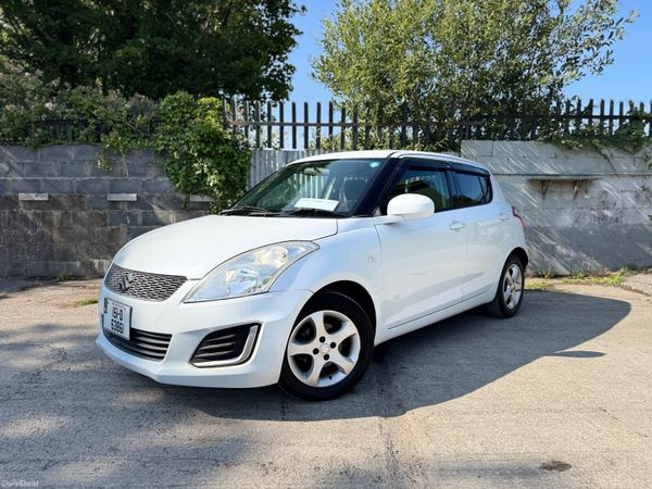 Suzuki Swift Hatchback, Petrol, 2015, White