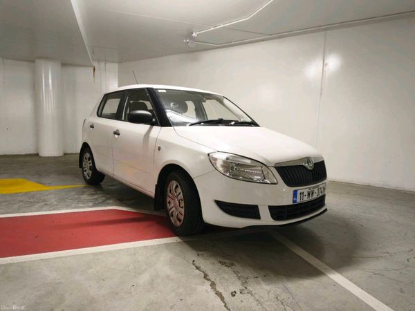 Skoda Fabia Hatchback, Diesel, 2011, White