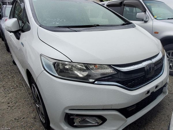 Honda Fit Hatchback, Petrol Hybrid, 2018, White