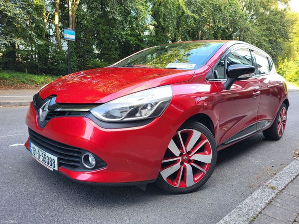 Renault Clio Hatchback, Petrol, 2015, Red