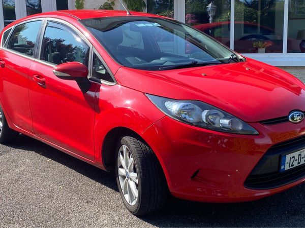 Ford Fiesta Hatchback, Diesel, 2012, Red