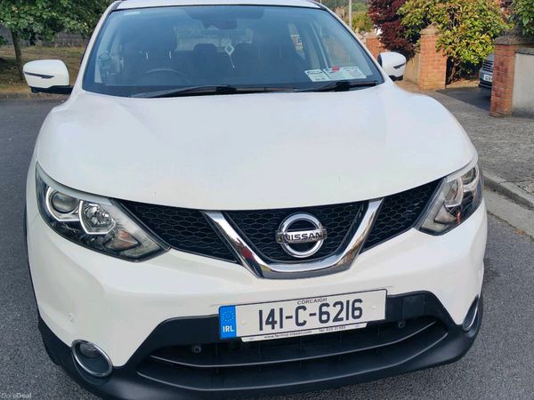 Nissan Qashqai Hatchback, Diesel, 2014, White