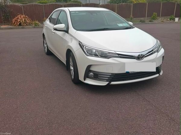 Toyota Corolla Saloon, Diesel, 2017, White