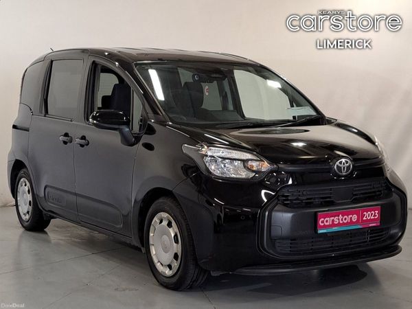 Toyota Sienta SUV, Petrol Hybrid, 2023, Black