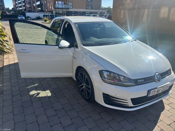 Volkswagen Golf Hatchback, Diesel, 2017, White