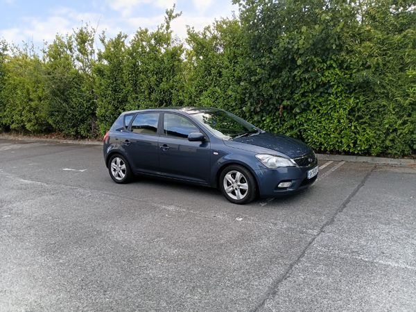 Kia Ceed Hatchback, Diesel, 2010, Blue