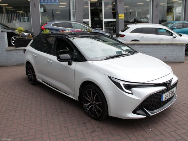 Toyota Corolla Estate/Jeep, Petrol Hybrid, 2024, White