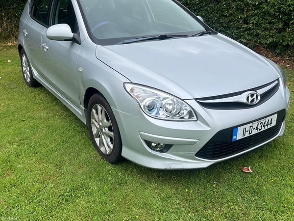 Hyundai i30 Hatchback, Diesel, 2011, Silver