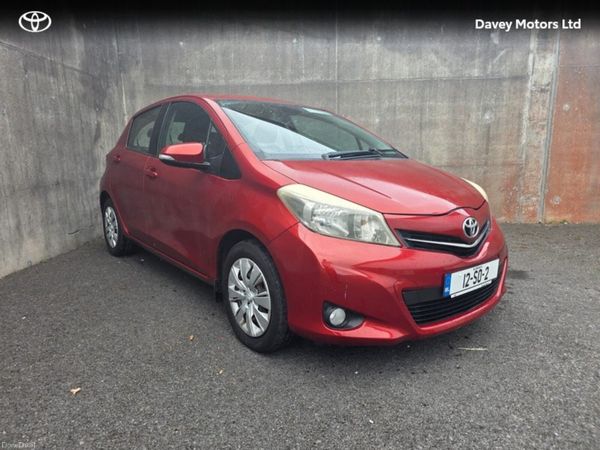 Toyota Yaris Hatchback, Petrol, 2012, Red