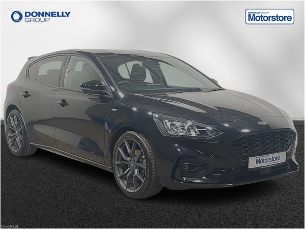 Ford Focus Hatchback, Petrol, 2022, Black