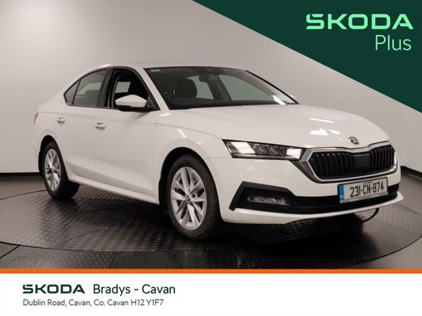 Skoda Octavia Saloon, Diesel, 2023, White