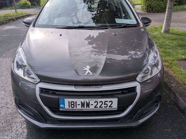 Peugeot 208 Hatchback, Diesel, 2018, Grey