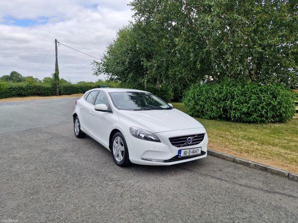 Volvo V40 Hatchback, Diesel, 2016, White