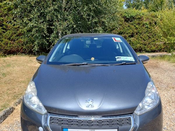 Peugeot 208 Hatchback, Petrol, 2013, Grey