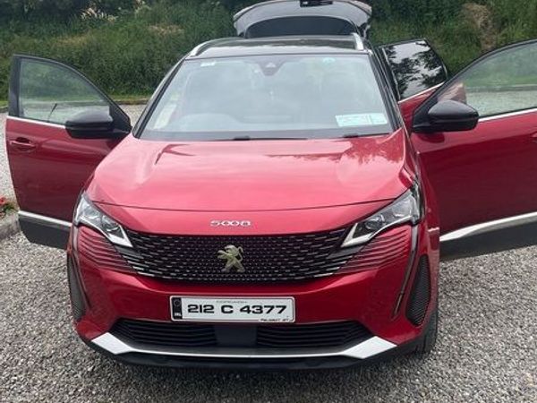 Peugeot 5008 MPV, Petrol, 2021, Red