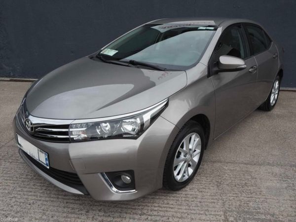 Toyota Corolla Saloon, Diesel, 2016, Beige