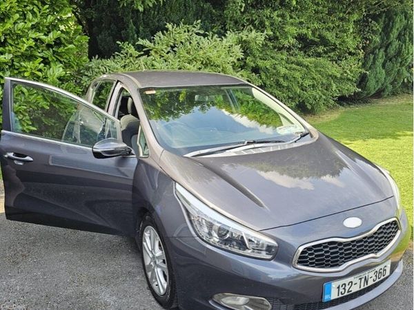 Kia Ceed Hatchback, Diesel, 2013, Silver
