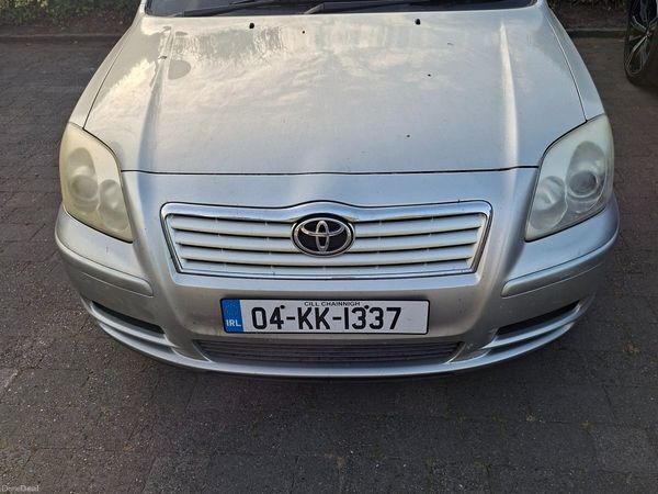 Toyota Avensis Saloon, Petrol, 2004, Silver