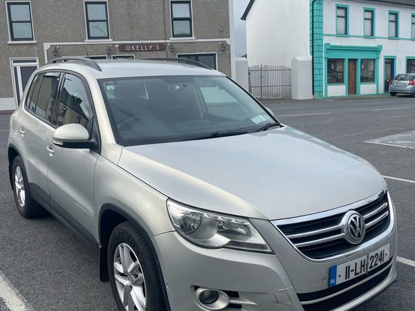 Volkswagen Tiguan SUV, Diesel, 2011, Silver