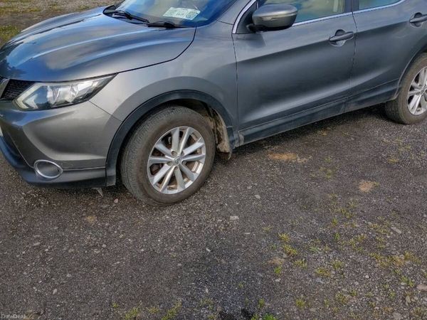 Nissan Qashqai Hatchback, Diesel, 2014, Grey