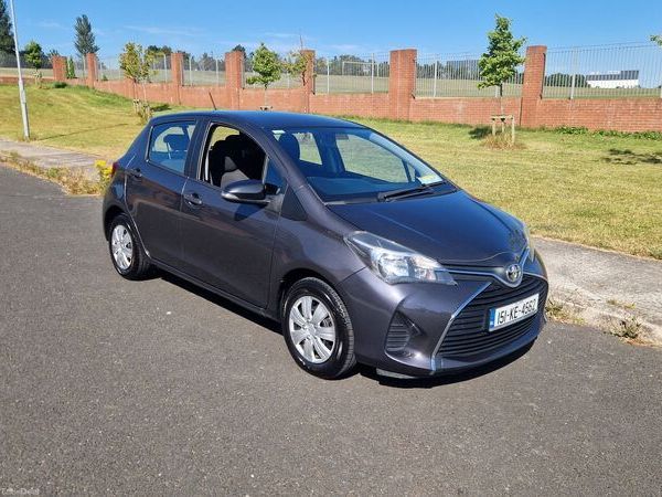 Toyota Yaris Hatchback, Petrol, 2015, Grey
