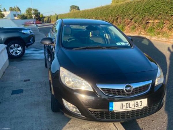 Opel Astra Hatchback, Diesel, 2011, Black