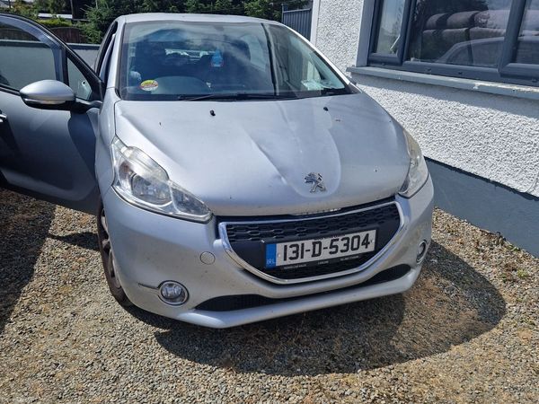 Peugeot 208 Hatchback, Diesel, 2013, Grey