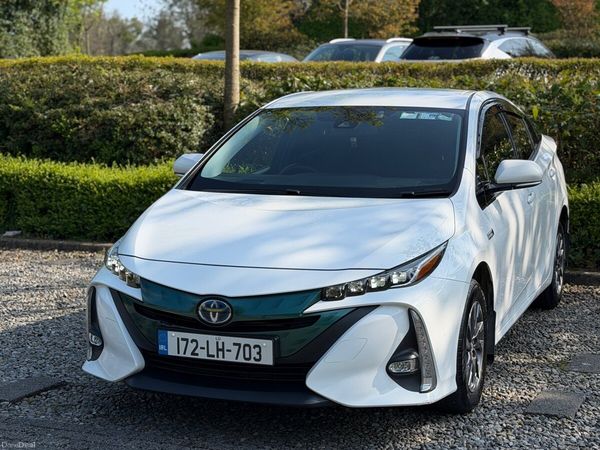 Toyota Prius Hatchback, Petrol Plug-in Hybrid, 2017, White
