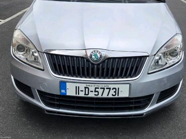 Skoda Fabia Hatchback, Petrol, 2011, Silver